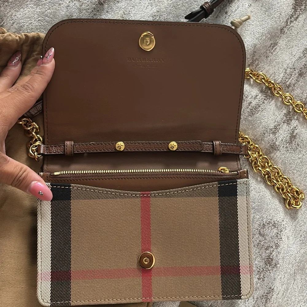 💛🤎 Burberry Crossbody bag 🤎💛 - Picture 5 of 8